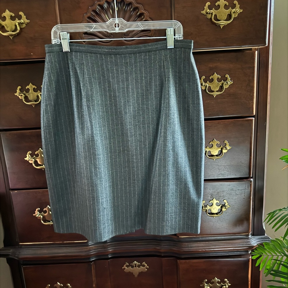 Brooks Brothers - women’s skirt size 12P.